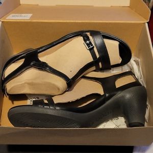 Women's ECCO Sculptured 65 Sandal T-bar SZ 11-11.5